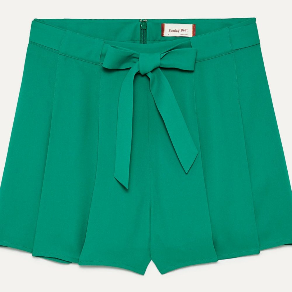 Sunday Best size 4 green pleated, tie-front shorts
